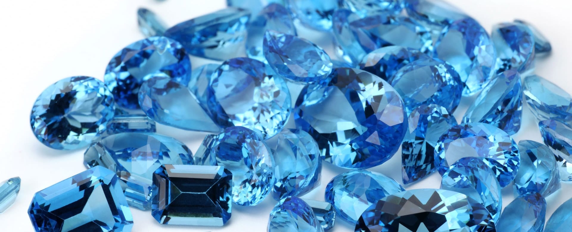 The Beauty of Blue Topaz: Geological, Metaphysical, and Healing Insights 1