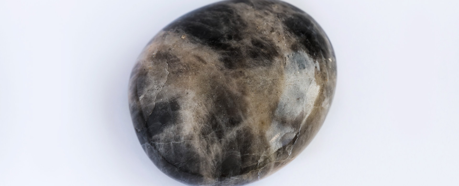 Black Moonstone Meaning and Properties 1