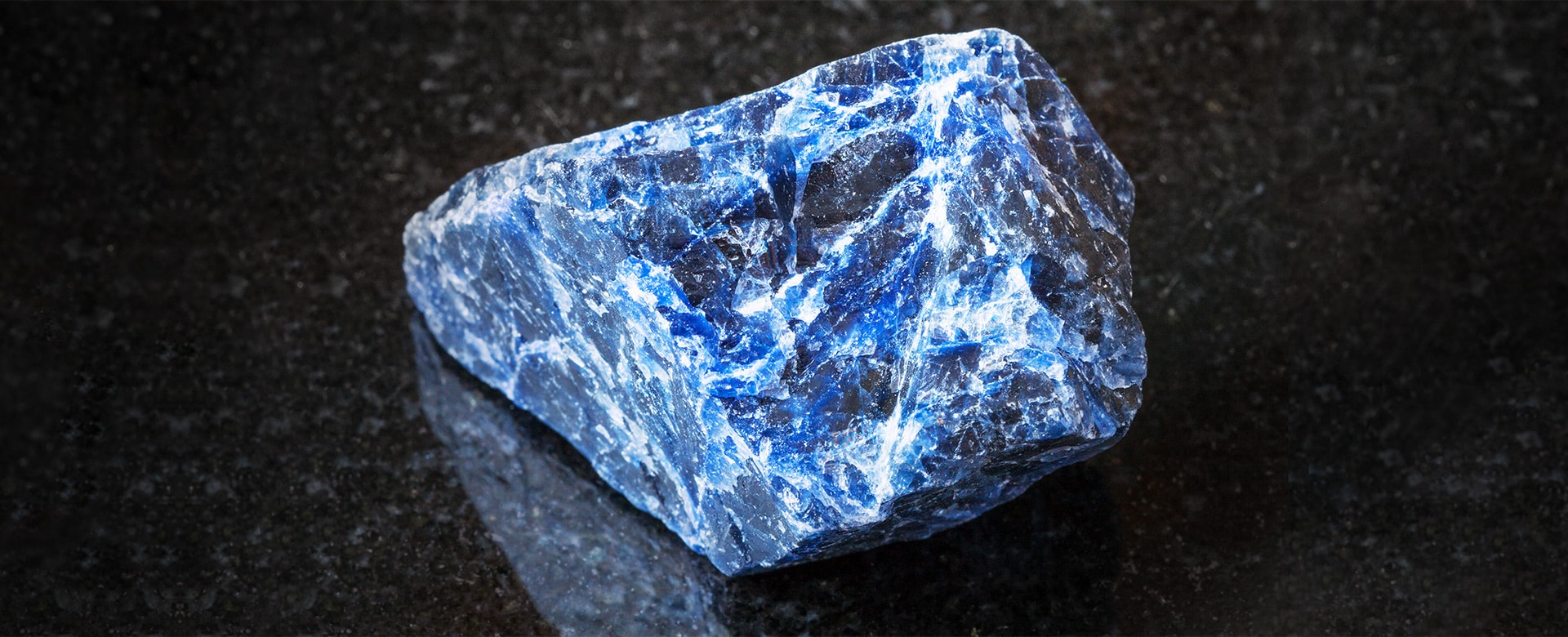 Blue Sodalite Meaning and Properties 1