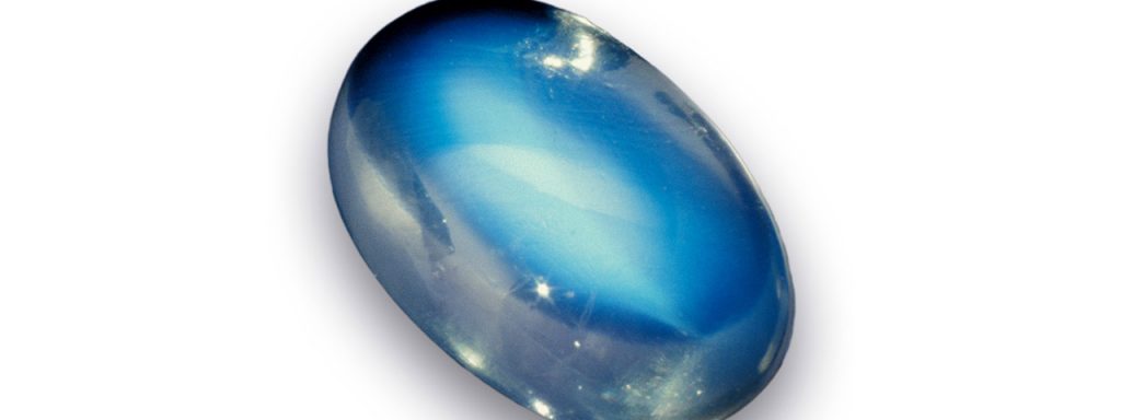 Blue Moonstone Meaning and Properties 3