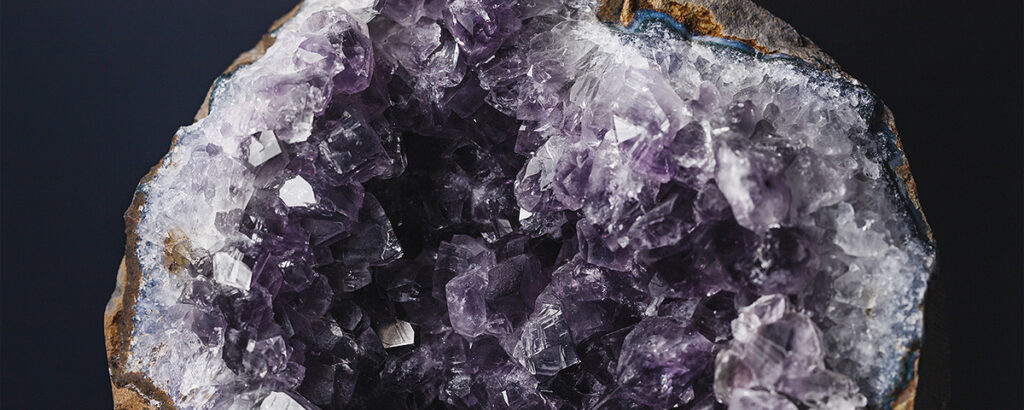 Black Amethyst Meaning and Properties 3