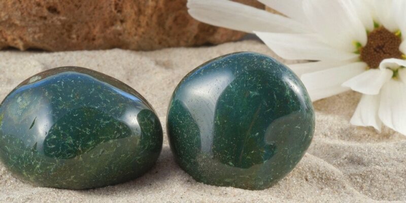 Green Chalcedony Meaning and Properties