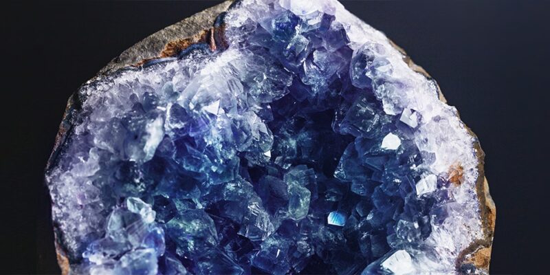Blue Citrine Meaning and Properties 